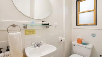 Combined shower/tub