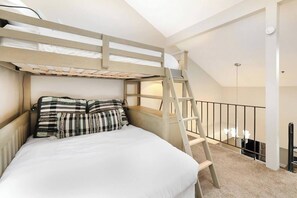 3 chambres, fer et planche à repasser, Wi-Fi, draps fournis