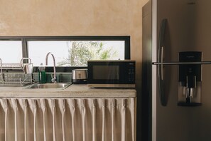 雪櫃、微波爐、爐具、咖啡機/沖茶器