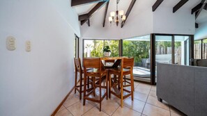 Interior - Villas Sol 29 - La Casita de Rana! (Playa Hermosa)