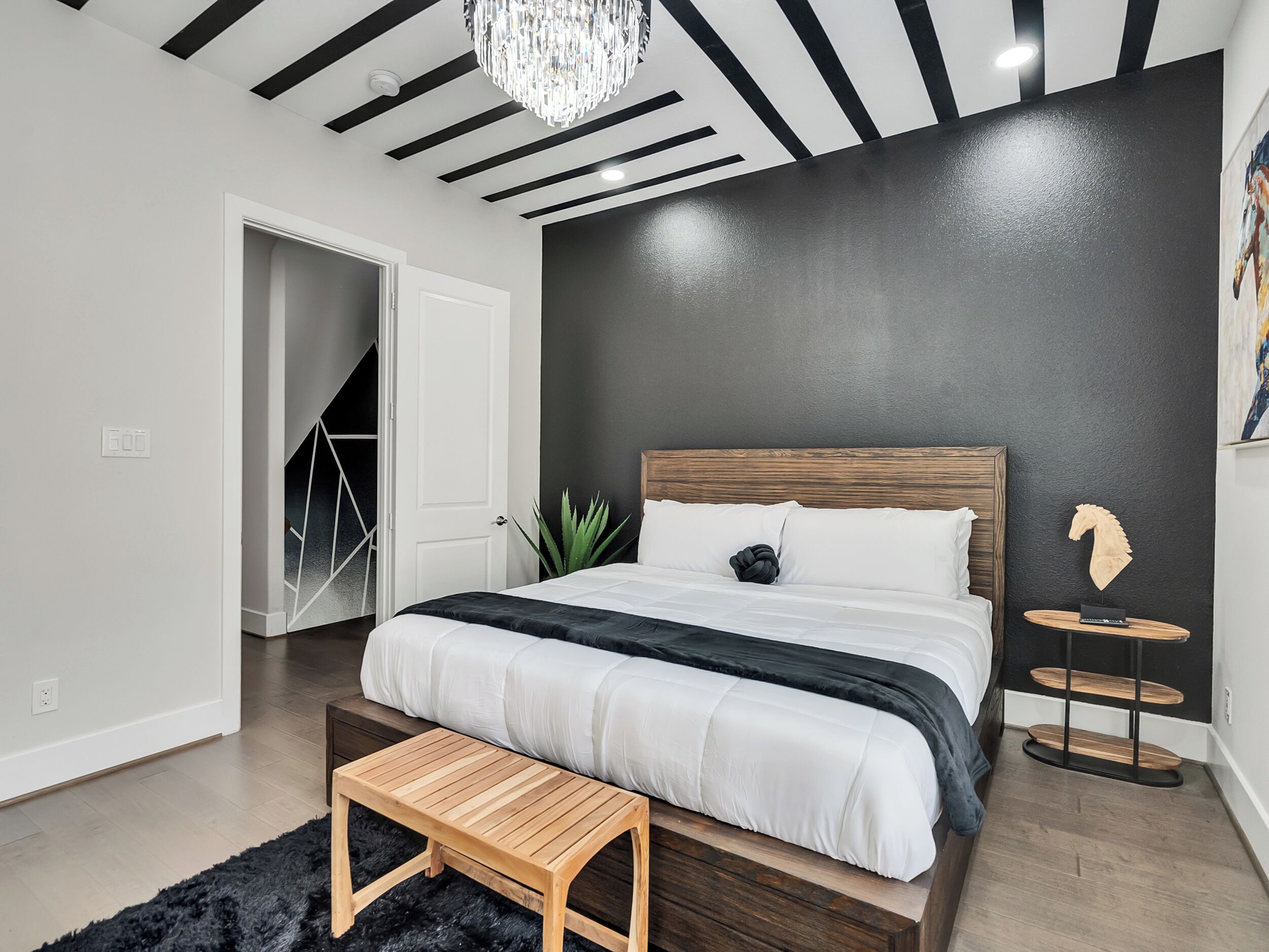 3 habitaciones, escritorio, tabla de planchar con plancha y wifi gratis 