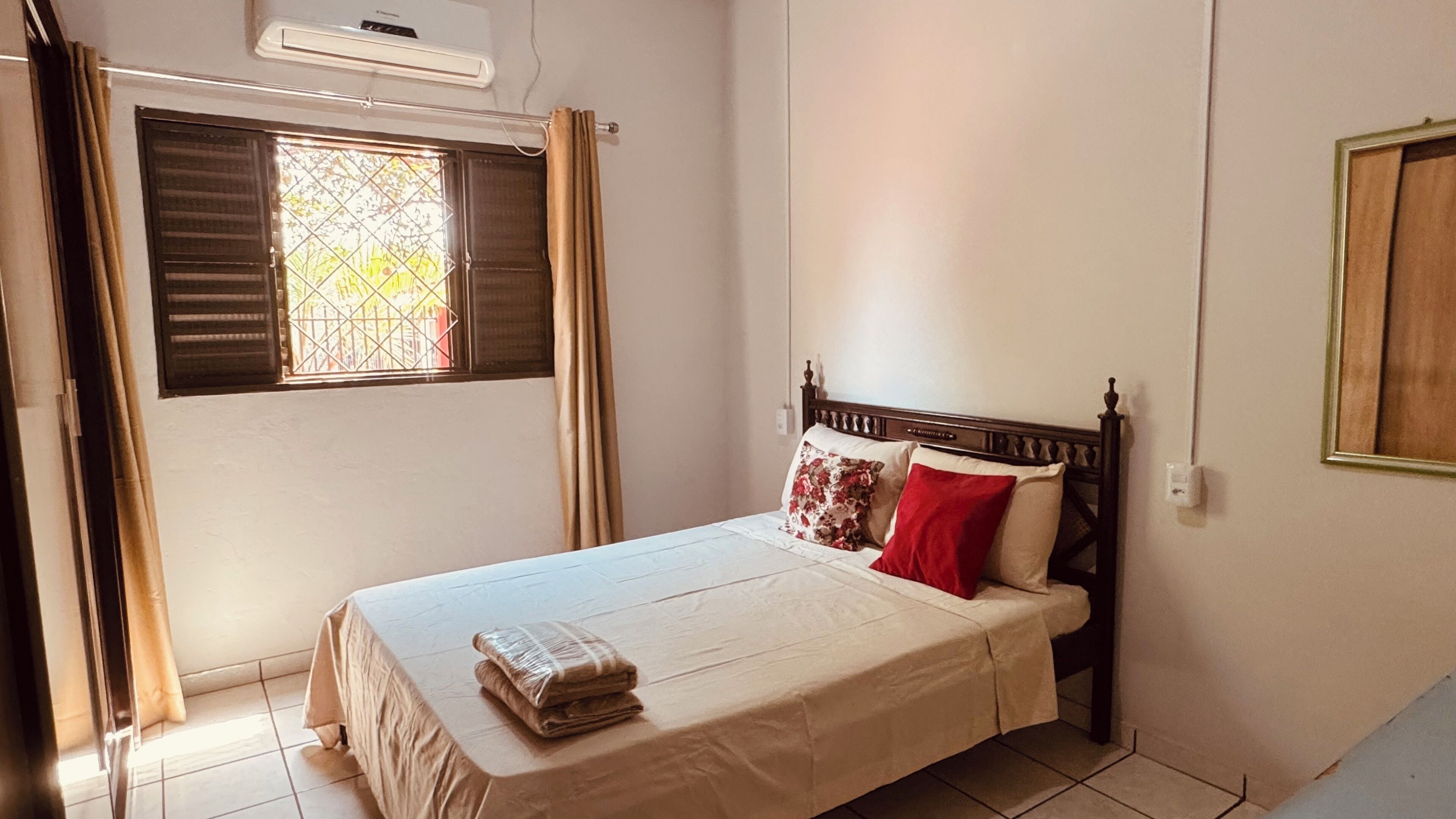 2 chambres, bureau, fer et planche à repasser, Wi-Fi gratuit