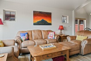 Smart TV, fireplace, music library