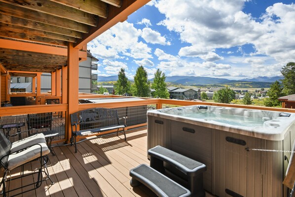 Outdoor spa tub - Waterside Luxury Condo F13 I Private Hot Tub I Great Views I Best Price I Discounted Attractions (Fraser)