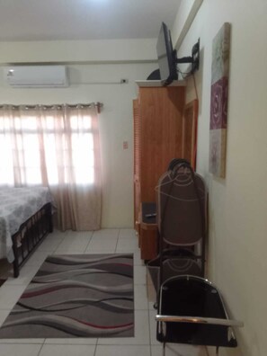 2 chambres, fer et planche à repasser, Wi-Fi, literie fournie