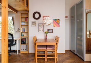 Dining - Marymont Apartment with Mezzanine (Warszawa)