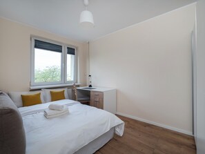 Iron/ironing board, WiFi, bed sheets