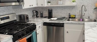 Charming 2-bedroom condo in Tulsa.  Close to YMCA, park, hospitals and highways!