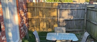 Charming 2-bedroom condo in Tulsa.  Close to YMCA, park, hospitals and highways!