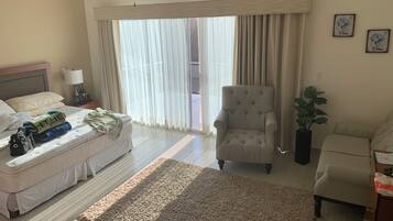 5 makuuhuonetta, työpöytä, silitysrauta/-lauta, ilmainen Wi-Fi