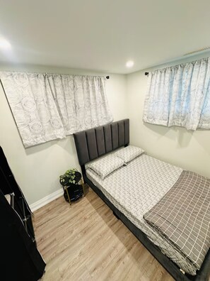 2 bedrooms, WiFi, bed sheets