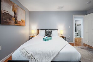 4 bedrooms, iron/ironing board, WiFi, bed sheets