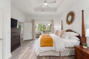 3 slaapkamers, een strijkplank/strijkijzer, gratis wifi, beddengoed