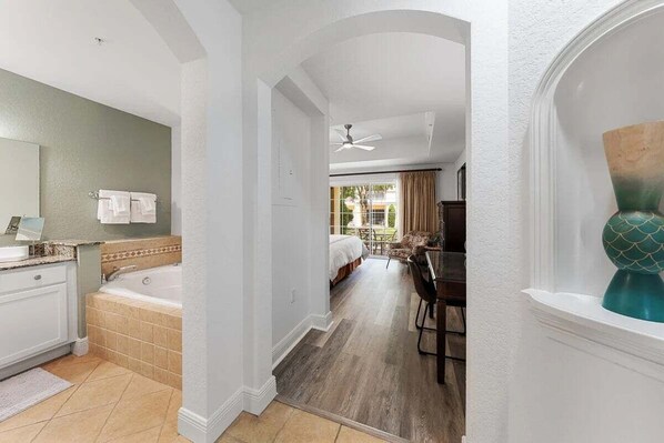 3 chambres, fer et planche à repasser, accès au Wi-Fi (inclus)