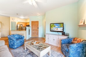 Smart TV - Walk to Beach! Poolside Coastal Condo Retreat (Kill Devil Hills)