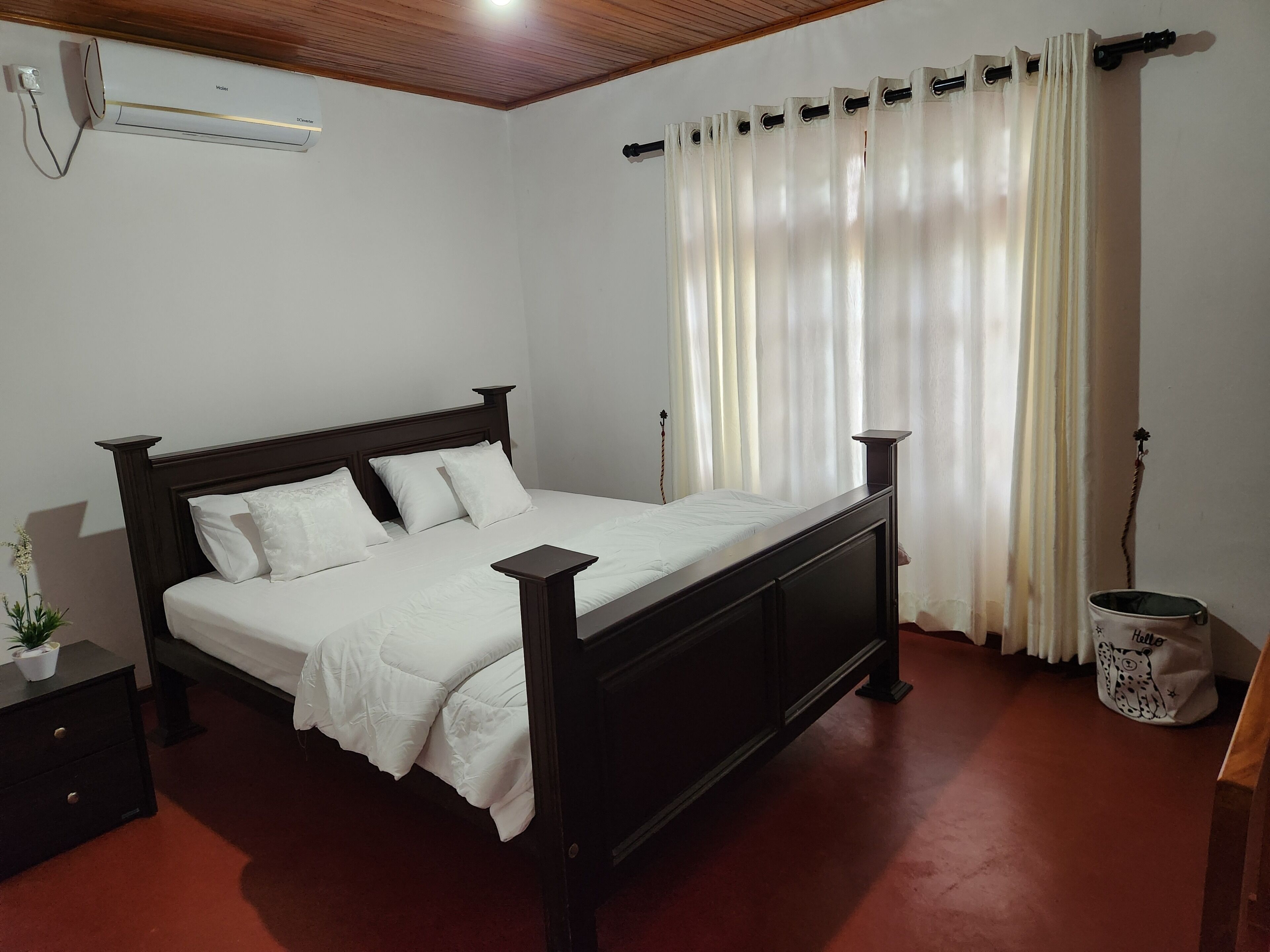 2 多间卧室、办公桌、熨斗/熨衣板、WiFi