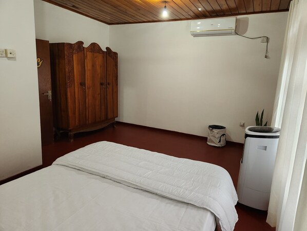 2 bedrooms, WiFi, bed sheets