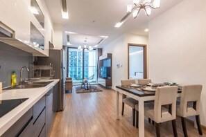 Room - Vinhomes Metropolis Apartment - Comfort Stay Ha Noi (Hanoi)