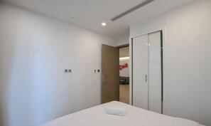 Room - Vinhomes Metropolis Apartment - Comfort Stay Ha Noi (Hanoi)