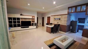 Interior - Jacuzzi Pool Villa (Pattaya)