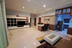 Interior - Jacuzzi Pool Villa (Pattaya)