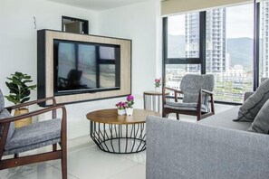 Living area - 270° Seaview, Rumahku Gurney (George Town)