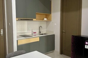 Room - Super Cozy and Clean Apartment connected to mall (West Jakarta)