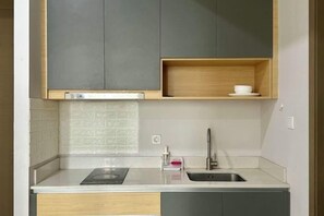 Room - Super Cozy and Clean Apartment connected to mall (West Jakarta)