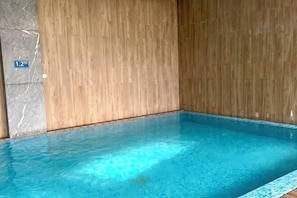 Indoor pool - Super Cozy and Clean Apartment connected to mall (West Jakarta)