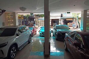 Ubetjent parkering (inkludert)