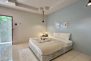 Room - Ingnaam Thajeen (Si Prachan)