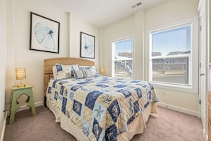 4 bedrooms, desk, iron/ironing board, free WiFi - Ebb & Flow: May 30th Wk Reduced, Private Pool, Close to Beach (Corolla)