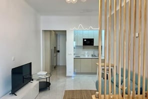 Room - Exquisite Marais Apartment Beaubourg (Paris)