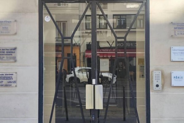 Exterior - Exquisite Marais Apartment Beaubourg (Paris)
