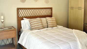 Iron/ironing board, internet, bed sheets