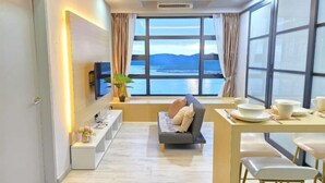 Living area - JESSELTON QUAYFULL SEA VIEWHIGH FLOORCOMFORT2BR4 PAX (Kota Kinabalu)