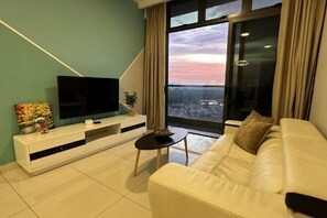 Room - Green Haven Three-Bedroom (Plentong)