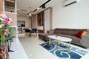 Room - Green Haven Three-Bedroom (Plentong)