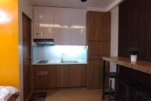 Unclassified image, 3 of 45, button - Near Manila Airport, "Hotel Style" Studio Condo With Kitchen + Pool, 5G (Paranaque)