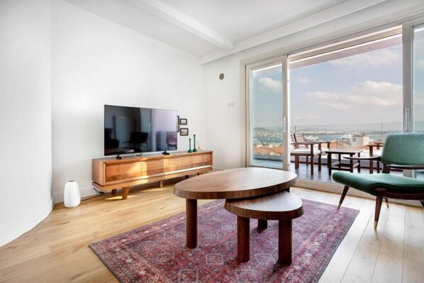 Iron/ironing board, cribs/infant beds - NOA - Tatar Beyi 18 (Istanbul)