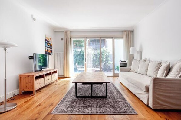 熨斗/熨衣板、婴儿床