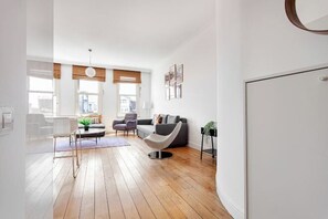 Iron/ironing board, cribs/infant beds - NOA - Tatar Beyi 18 (Istanbul)