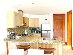Microwave, oven, stovetop, dishwasher - Charming 1-bedroom apartment in exclusive Casa de Campo (casa de campo)