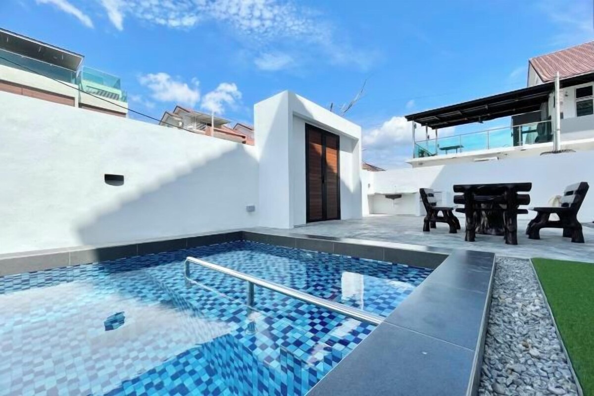 5 Bedroom Holiday Home W/ Private Pool (237)