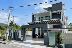 Unclassified image, 5 of 6, button - Spacious Home with Private Swimming Pool in Langkawi by Zervin (Langkawi)
