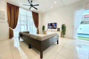 Room - Spacious Home with Private Swimming Pool in Langkawi by Zervin (Langkawi)