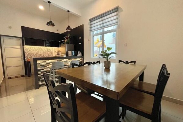 Room - Spacious Home with Private Swimming Pool in Langkawi by Zervin (Langkawi)