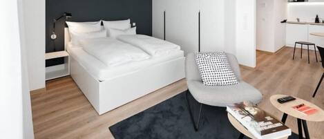 Cribs/infant beds