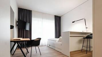Cribs/infant beds