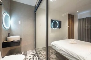Room - LA HOTEL THOAI NGOC HAU (Ho Chi Minh City)